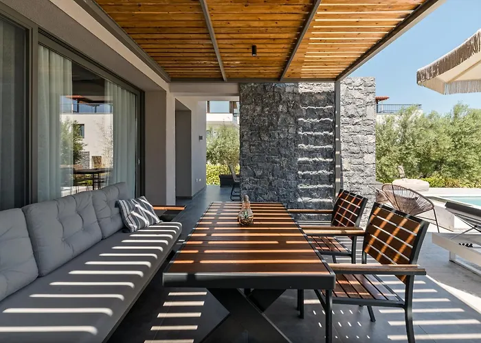 Dionisos Luxury Villas